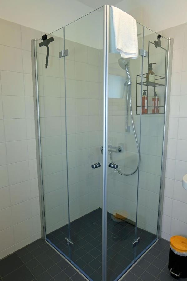 Design Apartment Nr 2 Mit Terrasse Und Parkplatz Straubing Eksteriør billede