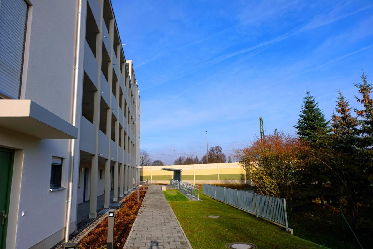 Design Apartment Nr 2 Mit Terrasse Und Parkplatz Straubing Eksteriør billede
